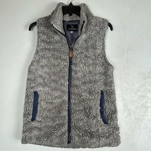 Simply southern Women’s faux fur vest size small lined gray